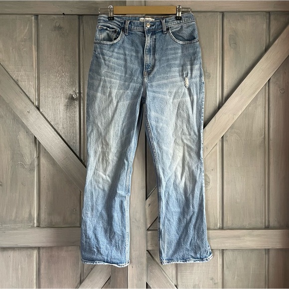 Abercrombie and Fitch The Kick Flare Ultra High Rise 28/6R light medium wash - Picture 1 of 5